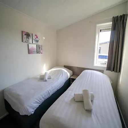 With Dishwasher, 4 5 Km From Rockanje Chalet Hellevoetsluis